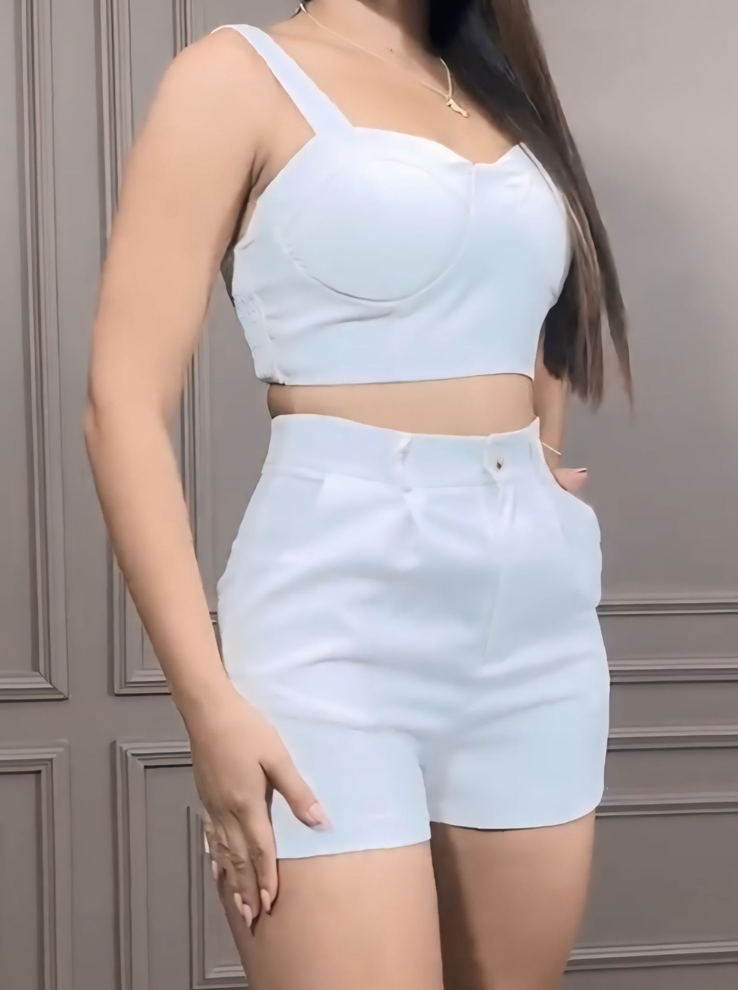 Conjunto short unicolor bolsillos crop top