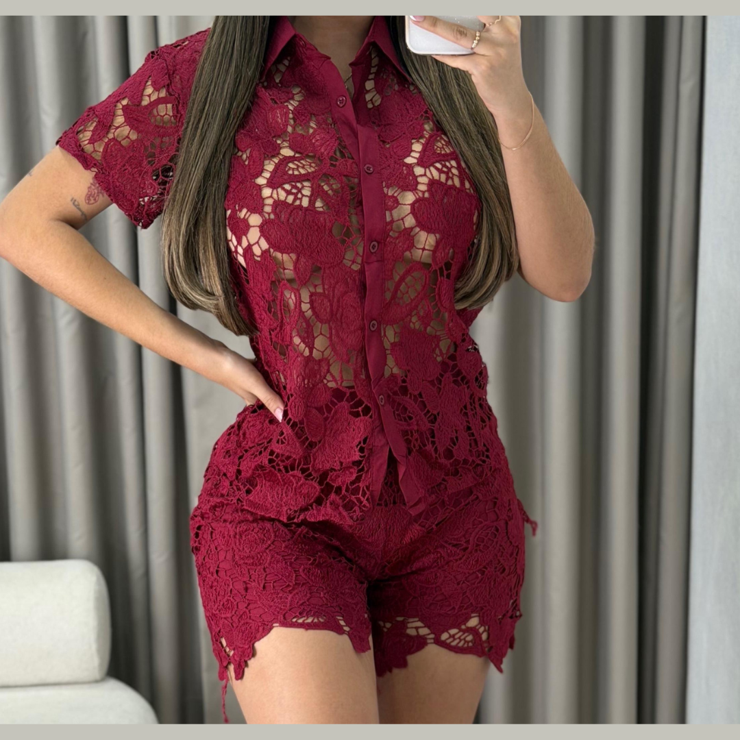 Conjunto de encaje con camisa de manga corta y short
