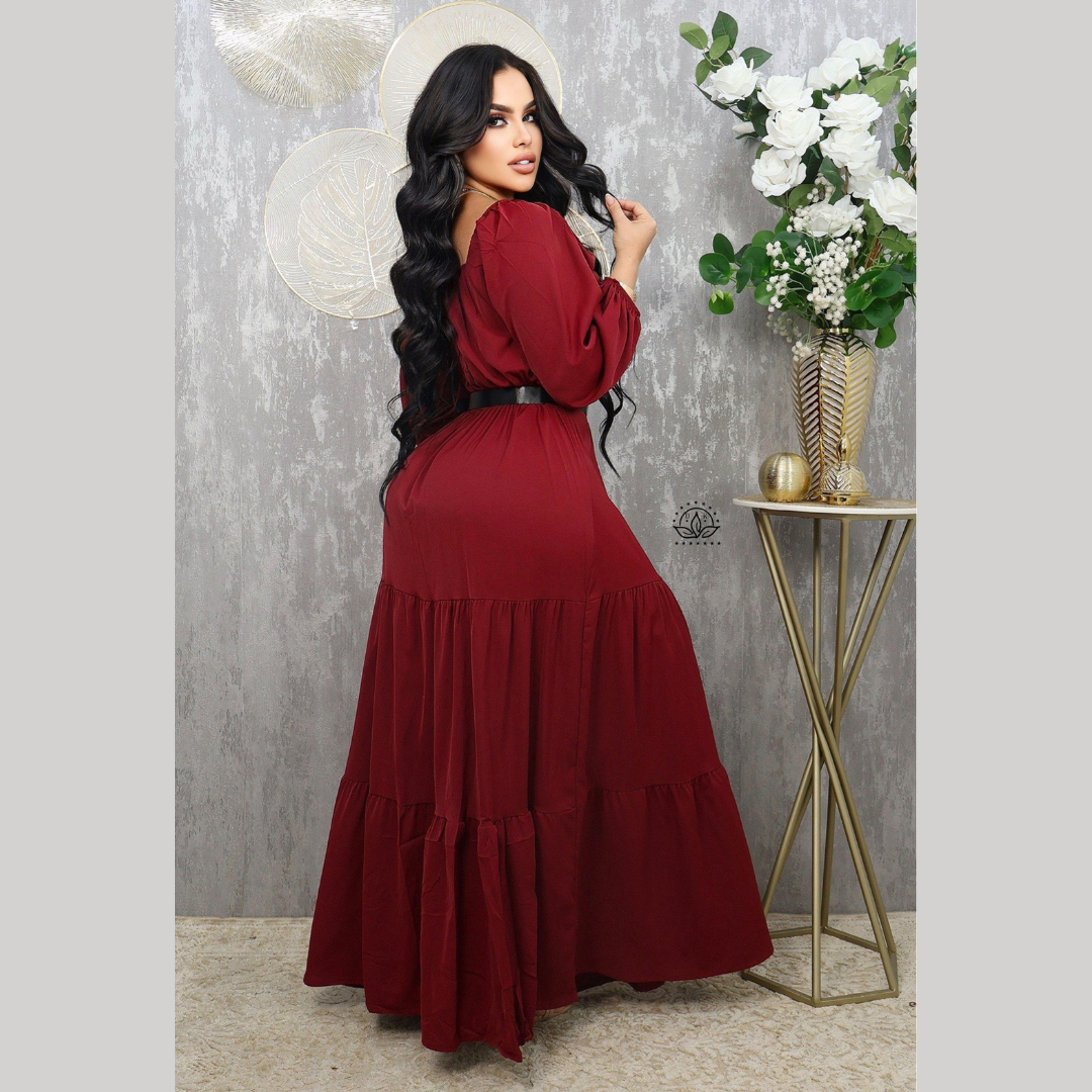 Vestido largo burdeos con cinturón y mangas abullonadas