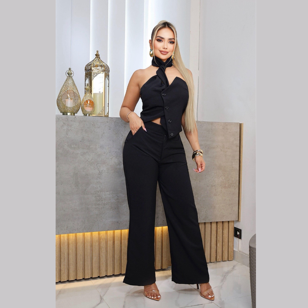 Conjunto con cuello halter y botones frontales