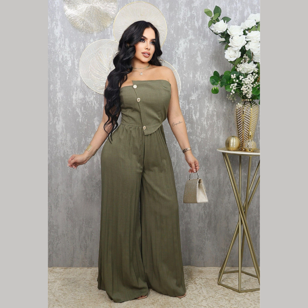 Jumpsuit strapless con botones decorativos y pantalón palazzo