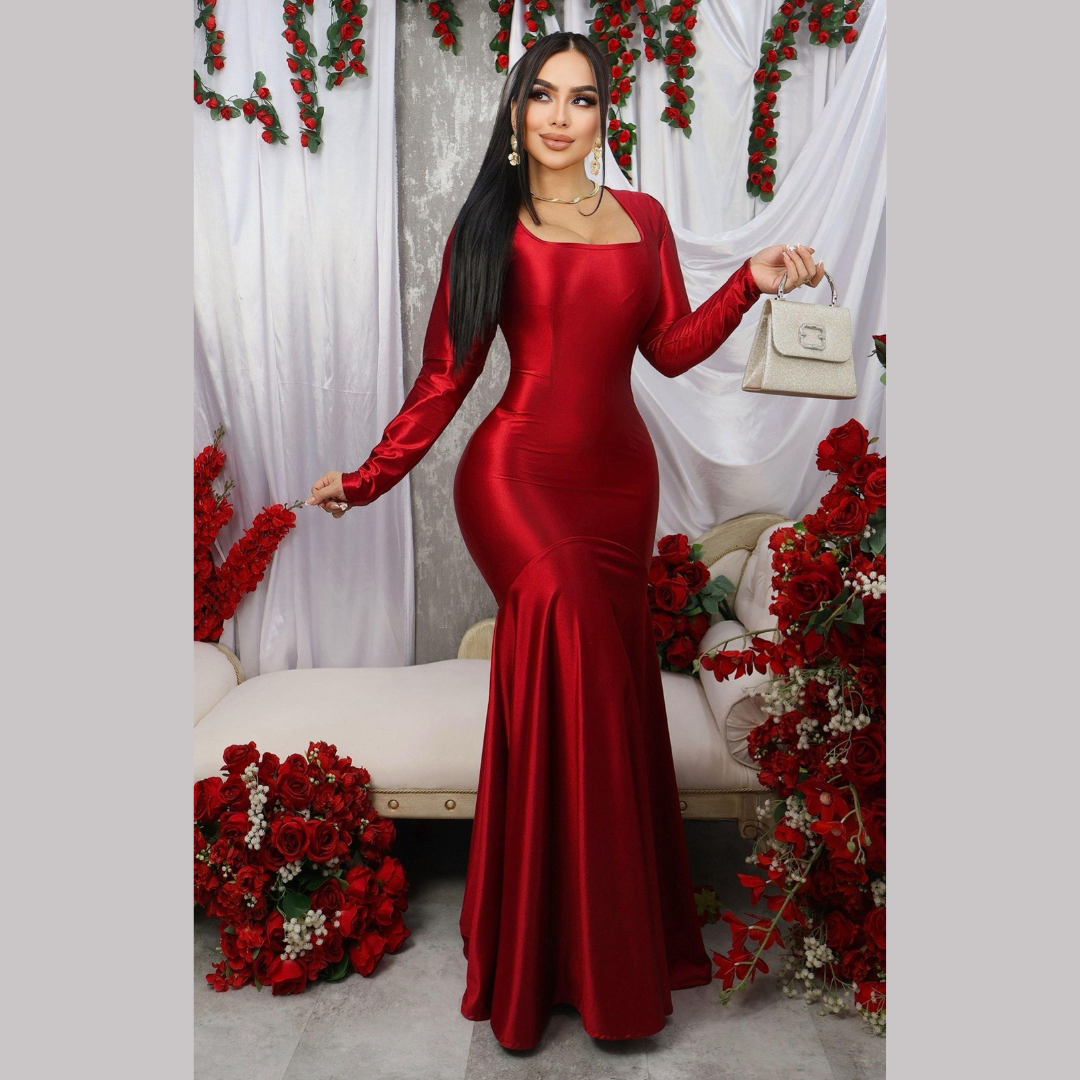 Vestido largo satinado de manga larga con escote cuadrado