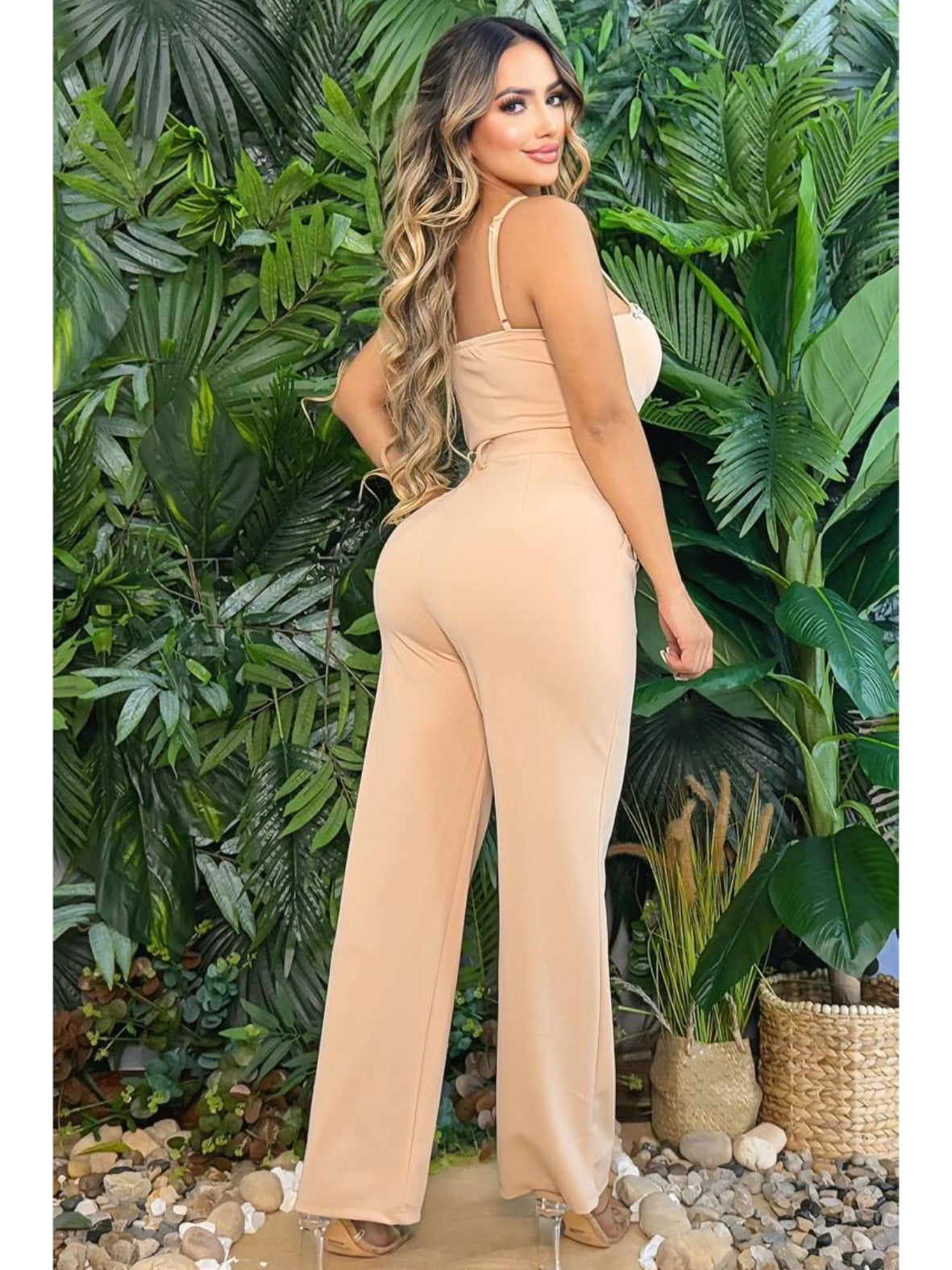 Conjunto pantalón unicolor top detalles tipo corsé