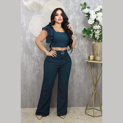 Conjunto de dos piezas con top de volantes y pantalón tiro alto
