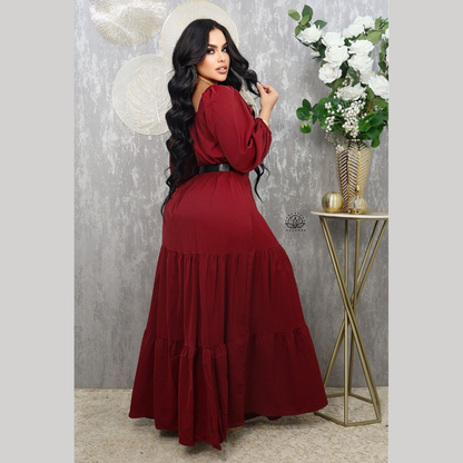 Vestido largo burdeos con cinturón y mangas abullonadas