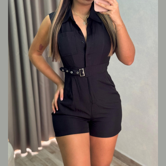 Enterizo corto con cinturón y bolsillo frontal