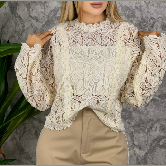 Blusa en crochet floral manga larga con cuello alto