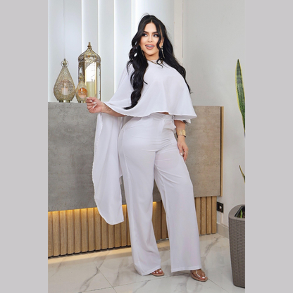 Conjunto elegante con blusa asimétrica y pantalón ancho