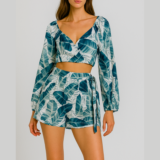 Conjunto de Blusa Crop y Shorts con Estampado de Hojas Tropicales para Mujer