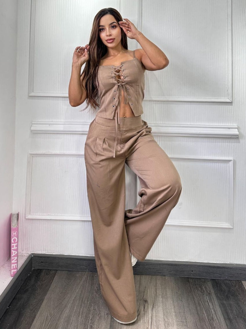 Conjunto unicolor detalles blusa