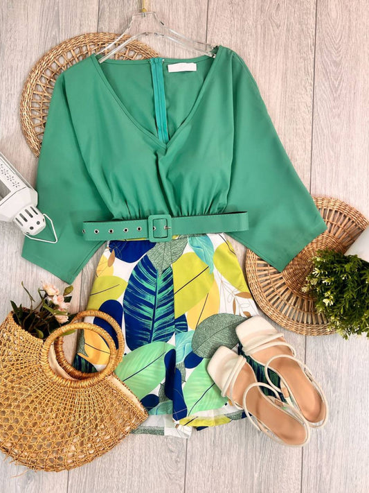 Conjunto short blusa unicolor y short estampado